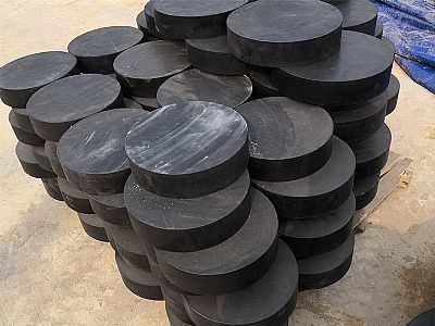和政县板式橡胶支座由若干层橡胶片与薄钢板经加压硫化